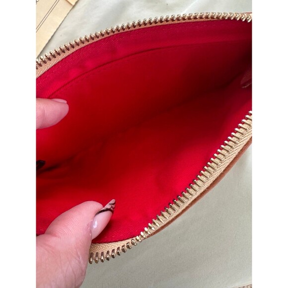 Dooney Bourke Italian Leather Red Chevron Large Slim Zipper Wristlet #143469723 - Picture 4 of 7